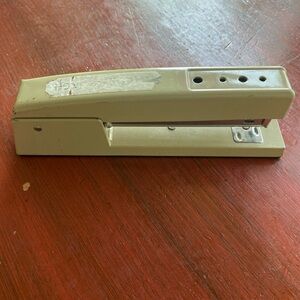 Vintage Swingline 747 Stapler Model 94-02 Metal Desktop Beige Green Made in USA
